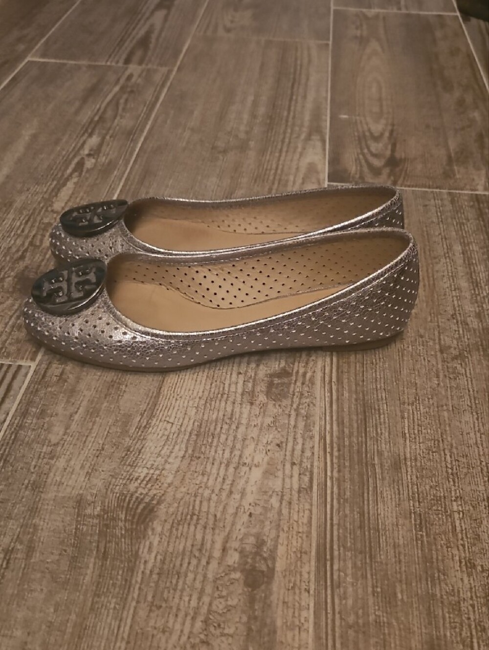 Tory Burch Silver Perforated Logo Ballet Flats - Picture 3 of 4